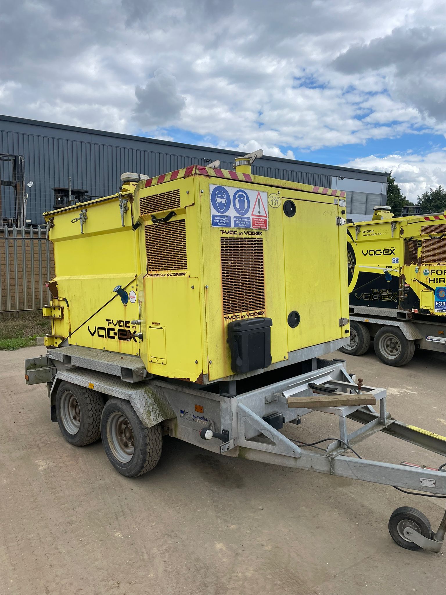 2016 – Skid mounted Vacuum Excavator, including trailer