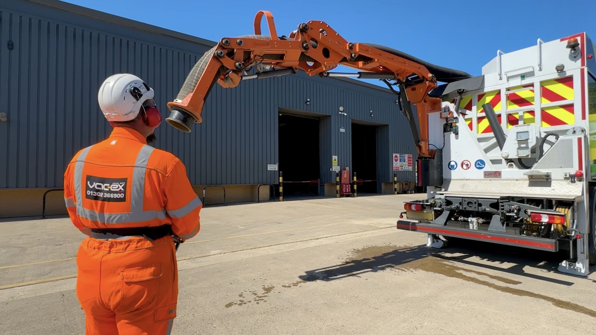 What Qualifications Should a Vac-Ex Operator Have?